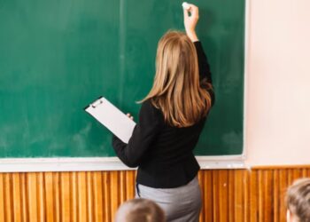 Contratos temporários valem para magistério