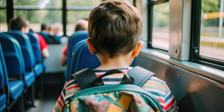 Município deve indenizar por esquecer criança em ônibus escolar