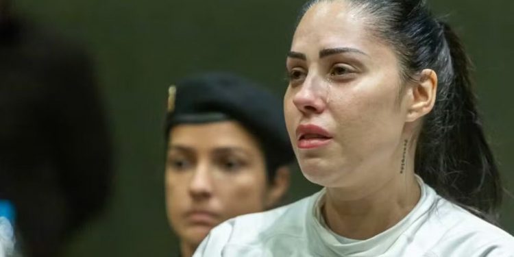 Monique Medeiros deixa a prisão, mas não foi absolvida; entenda o que decidiu a Justiça