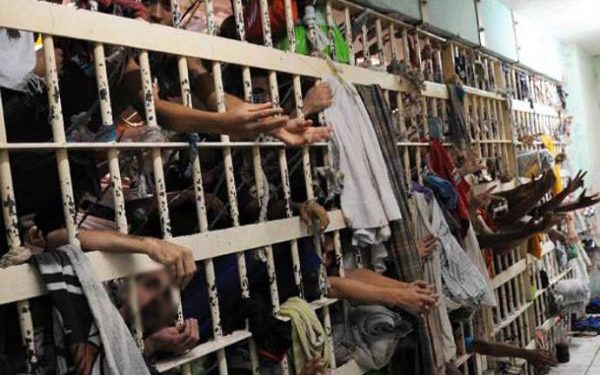 Cálculo de vagas prisionais deve incluir estrutura e serviços legais